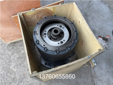 EC210B挖掘机回转牙箱